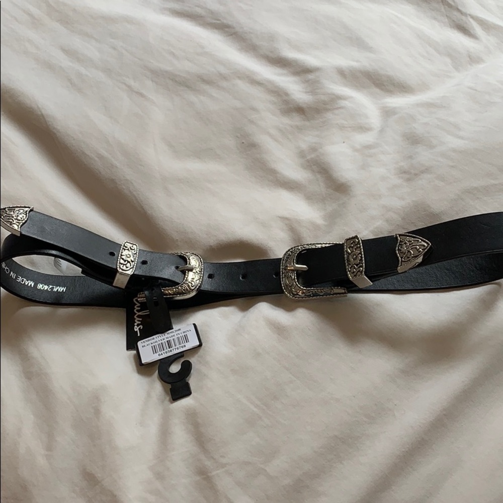Black and silver double buckle belt